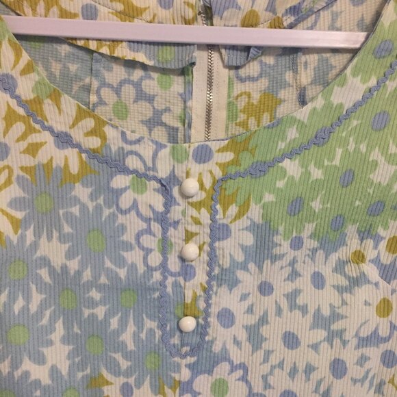 vintage 1960s floral romper - Picture 3 of 4